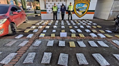 Policía interceptó en carreteras de Antioquia a un hombre que viajaba en un carro con 78 kilos de marihuana captura-hombre-via-antioquia-cargamento-marihuana