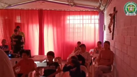 Cine al campo, una estrategia desplegada por la Policía Comunitaria en zonas rurales del departamento de Antioquia cine-al-campo-policia-antioquia-poblacion-santadomingo3
