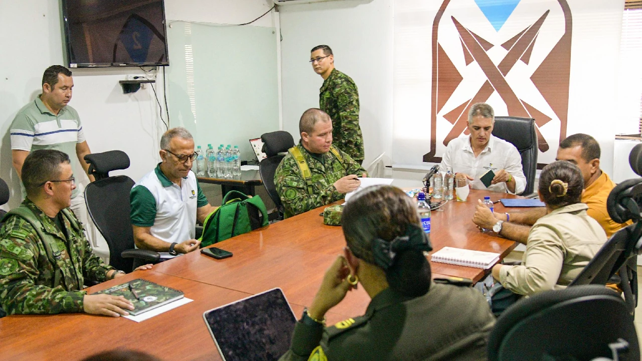 “Debo estar donde mis paisanos me necesiten”: Gobernador de Antioquia adelanta consejo de seguridad en Yondó consejo-seguridad-yondo-hechos-violentos-gobernador-antioquia2