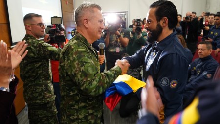 delegacion-veteranos-fuerzas-militares-policia-competencia-invictus-canada