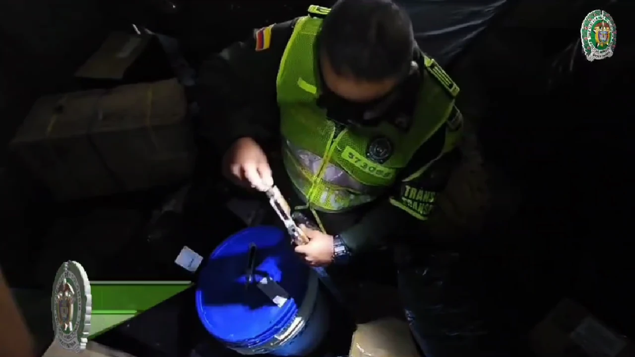 escopetas-halladas-camion-mensajeria-lapintada1