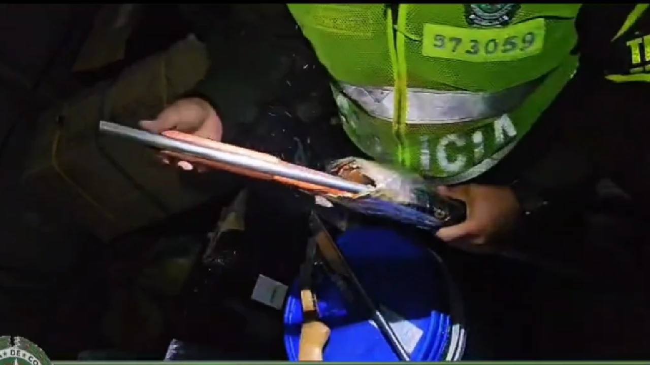 escopetas-halladas-camion-mensajeria-lapintada3