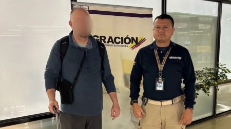 extranjero-inadmitido-Angel Watch-aeropuerto-rionegro-jmc-migracion