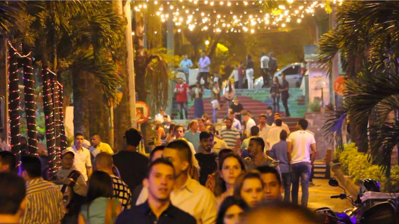 horarios nocturno establecimientos medellin