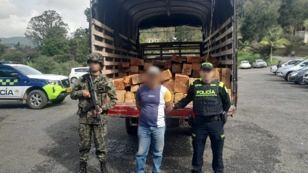 incautacion-madera-ilegal-vias-antioquia-cocorna