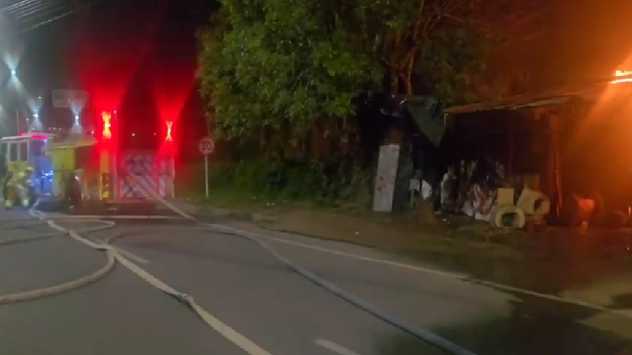 incendio-locales-rionegro-perdida-local-herreria2