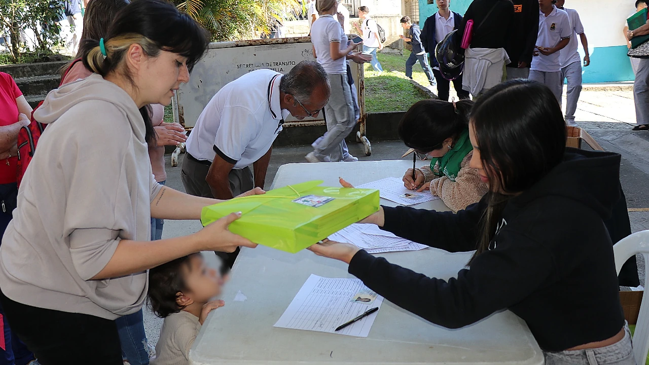 la-estrella-presupuesto-educacion-uniformes2