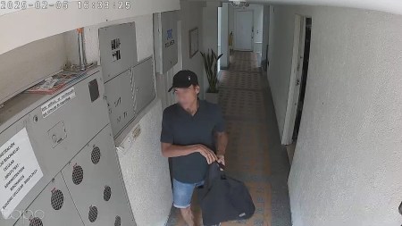 Quedó grabado en video: abrió una ventana de una vivienda en San Javier y se hurtó un bolso Quedó grabado en video: abrió una ventana de una vivienda en San Javier y se hurtó un bolso