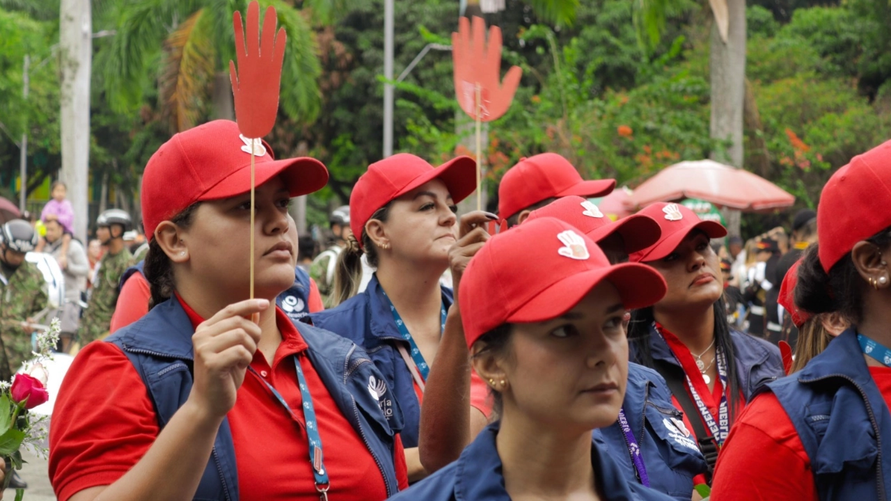 reclutamiento-manos-rojas-medellin-antioquia
