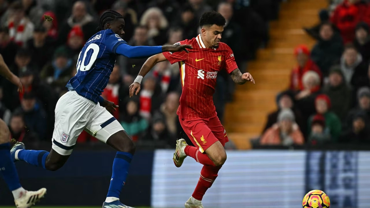 Clásico de Merseyside con Luis Díaz en cancha, llegaría a su partido 100 como titular en Liverpool Clásico de Merseyside con Luis Díaz en cancha en su partido 100 como titular en Liverpool