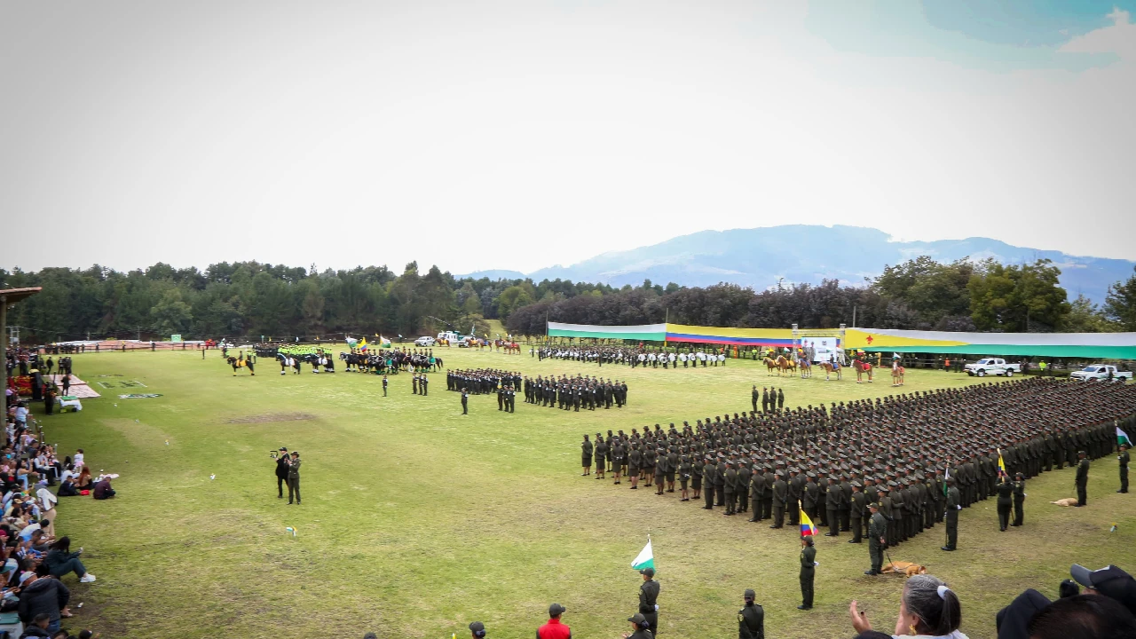 nuevos-policias-graduados-colombia5