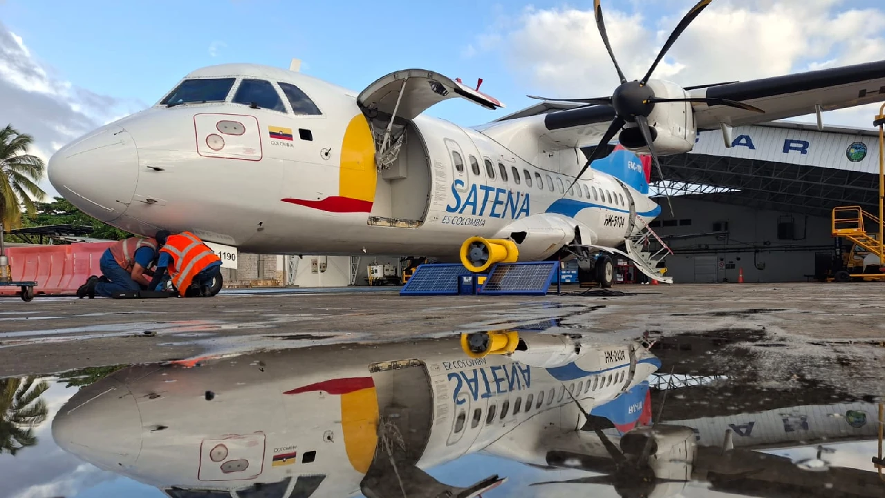 satena-implementa-novedoso-mantenimeinto-aeronaves-energia-solar