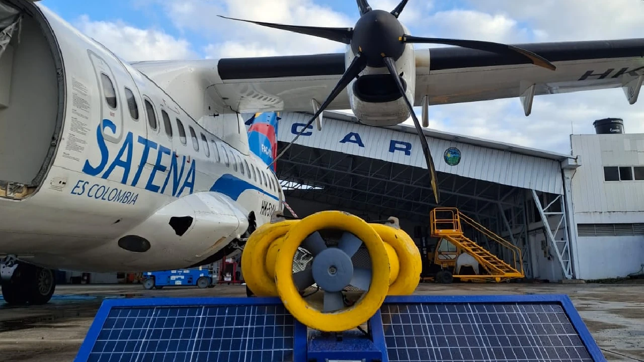 satena-implementa-novedoso-mantenimeinto-aeronaves-energia-solar2