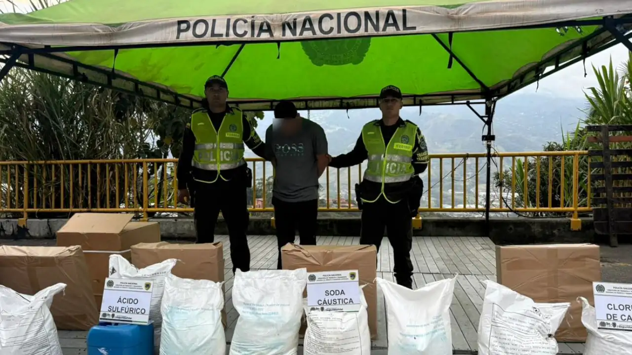 Policía descubre sustancias químicas de alto riesgo en controles de tránsito en Antioquia