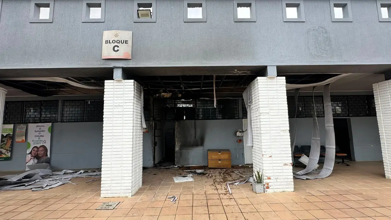 A pocos días de las elecciones atípicas, vandalizaron la Alcaldía de Apartadó, Antioquia 3 A pocos días de las elecciones atípicas, vandalizaron la Alcaldía de Apartadó, Antioquia