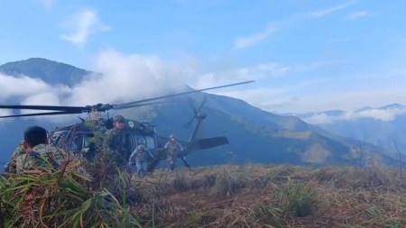 Comandos Aéreos de la FAC salvaron la vida de joven soldado que pisó una mina en Briceño