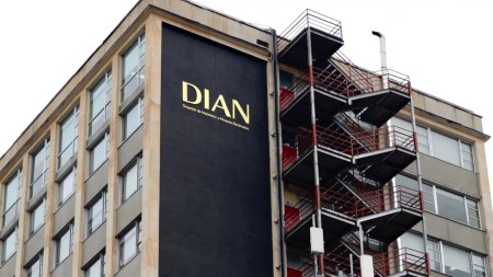 Contraloría General verifica gestión fiscal y tributaria de la DIAN