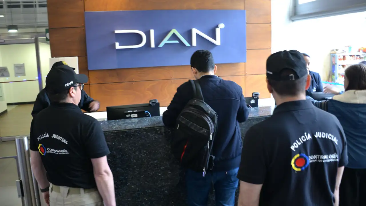 Contraloría General verifica gestión fiscal y tributaria de la DIAN