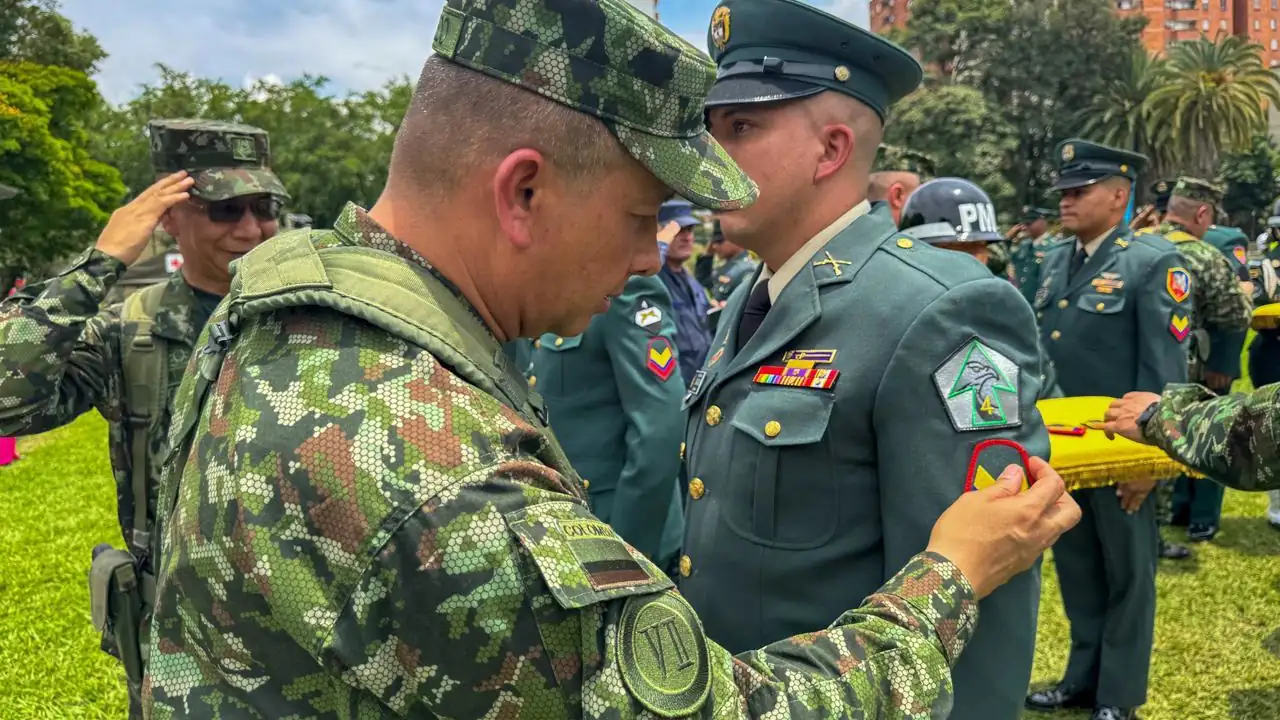 El Ejército Nacional celebra el ascenso de 96 suboficiales en Medellín