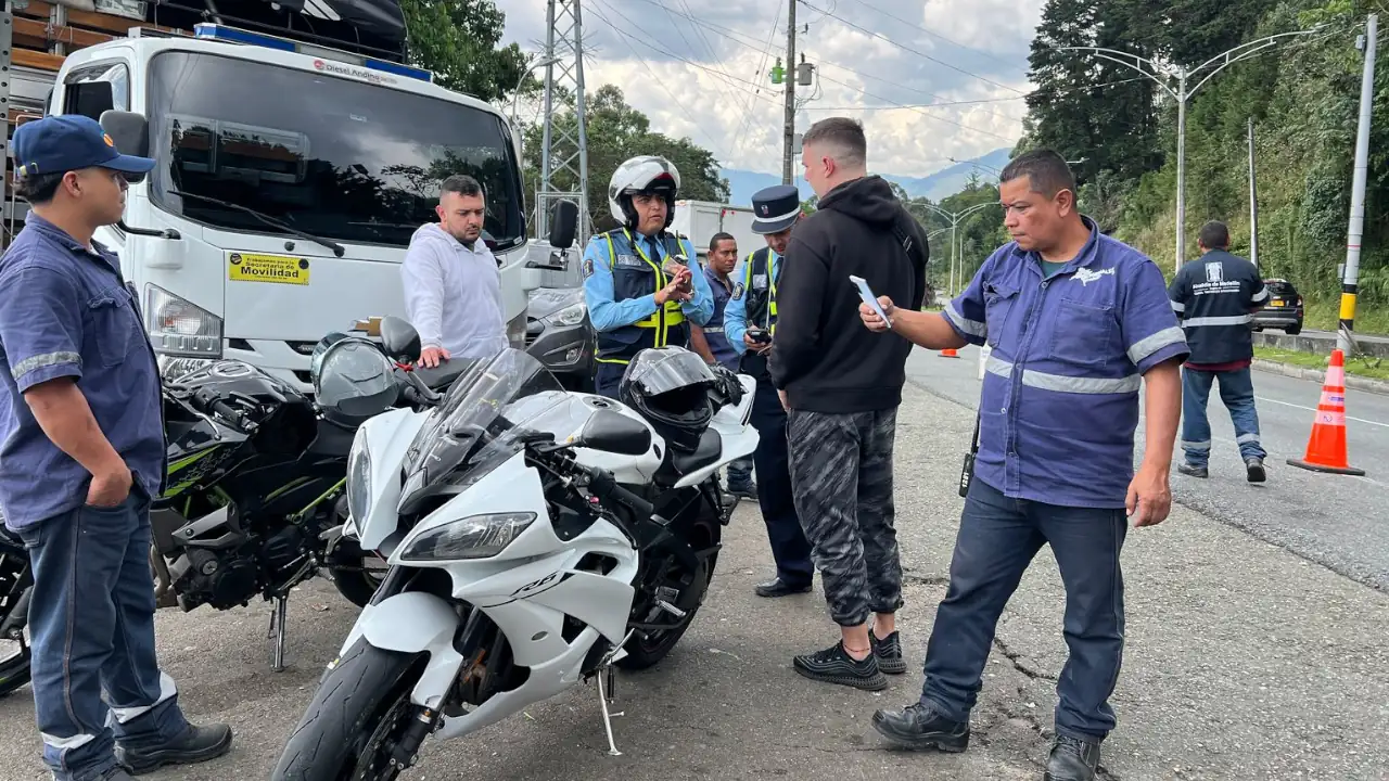 “La avenida Las Palmas no es una pista de carreras”, recalcó el secretario de Movilidad de Medellín