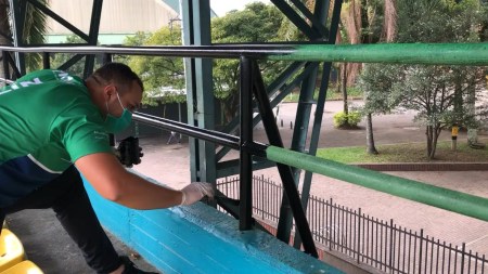 Realizan trabajos de mantenimiento en la Unidad Deportiva Atanasio Girardot