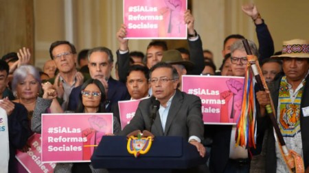 Contralor advierte que consulta popular impulsada por el Gobierno Petro costaría una millonada y generaría presión sobre el presupuesto nacional
