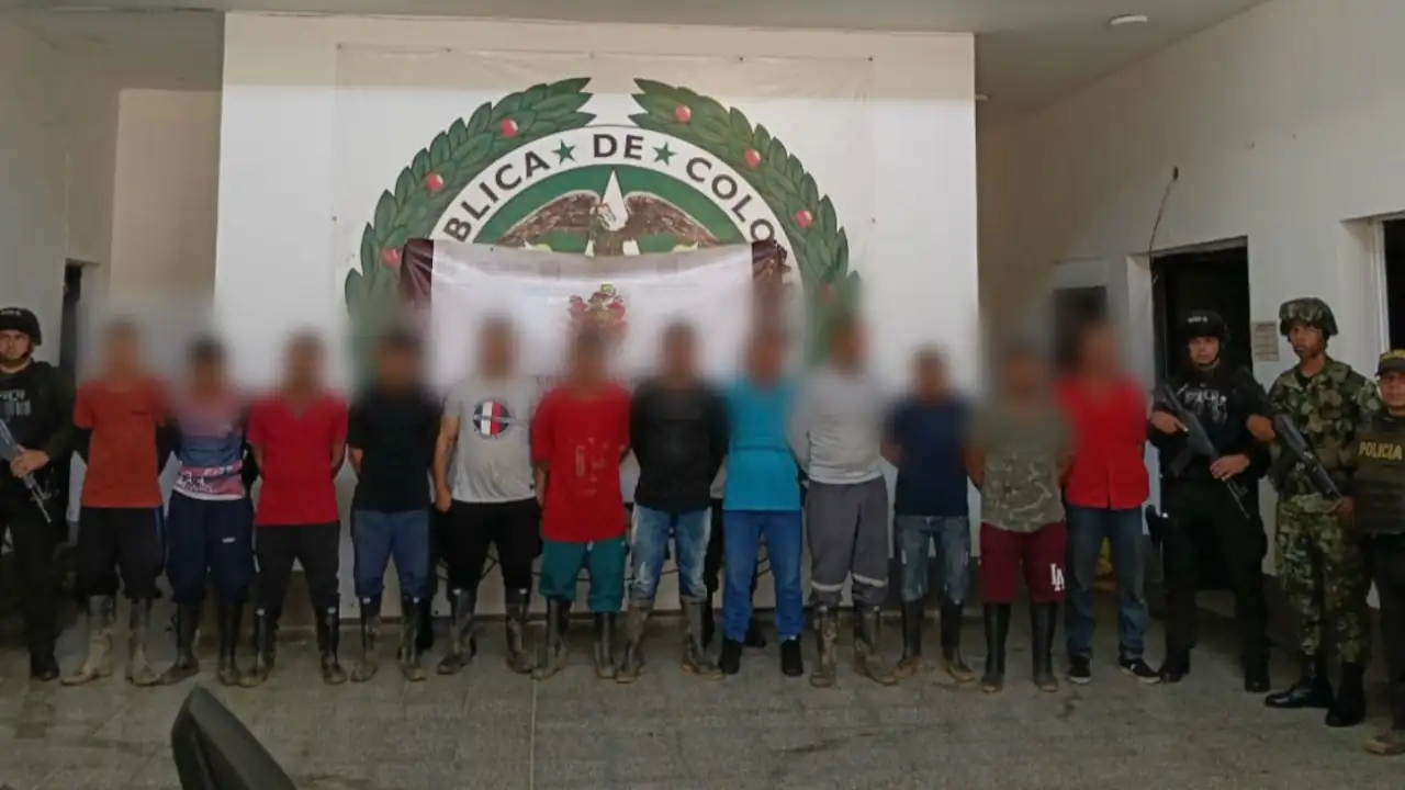 Ejército y Policía capturan a 12 personas en operativo contra minería ilegal en Antioquia