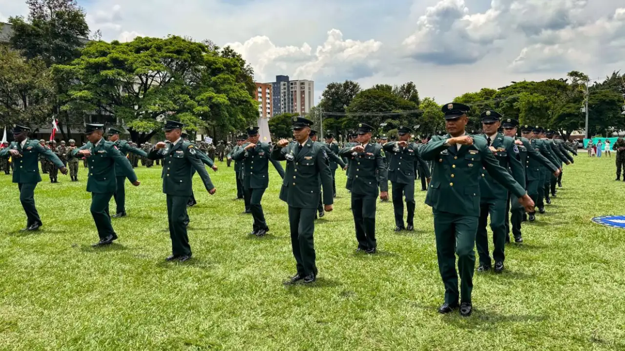 El Ejército Nacional celebra el ascenso de 96 suboficiales en Medellín