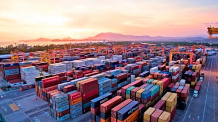 Inicia la guerra comercial: entran en vigor aranceles de Estados Unidos a México, Canadá y China aranceles-productos chinos-importaciones-estados-unidos