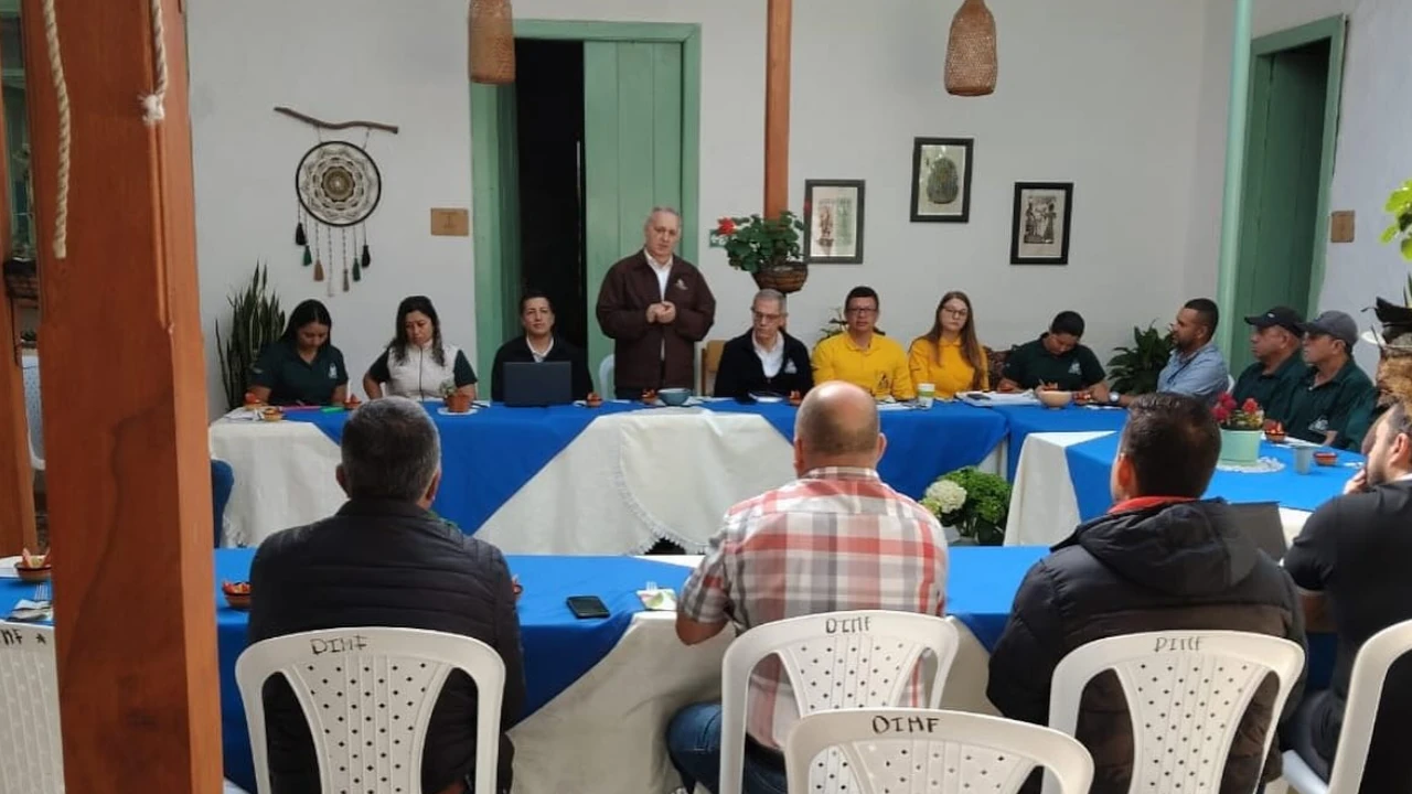 caficultores-abejorral-apoyos-administracion-epoca-cosecha1