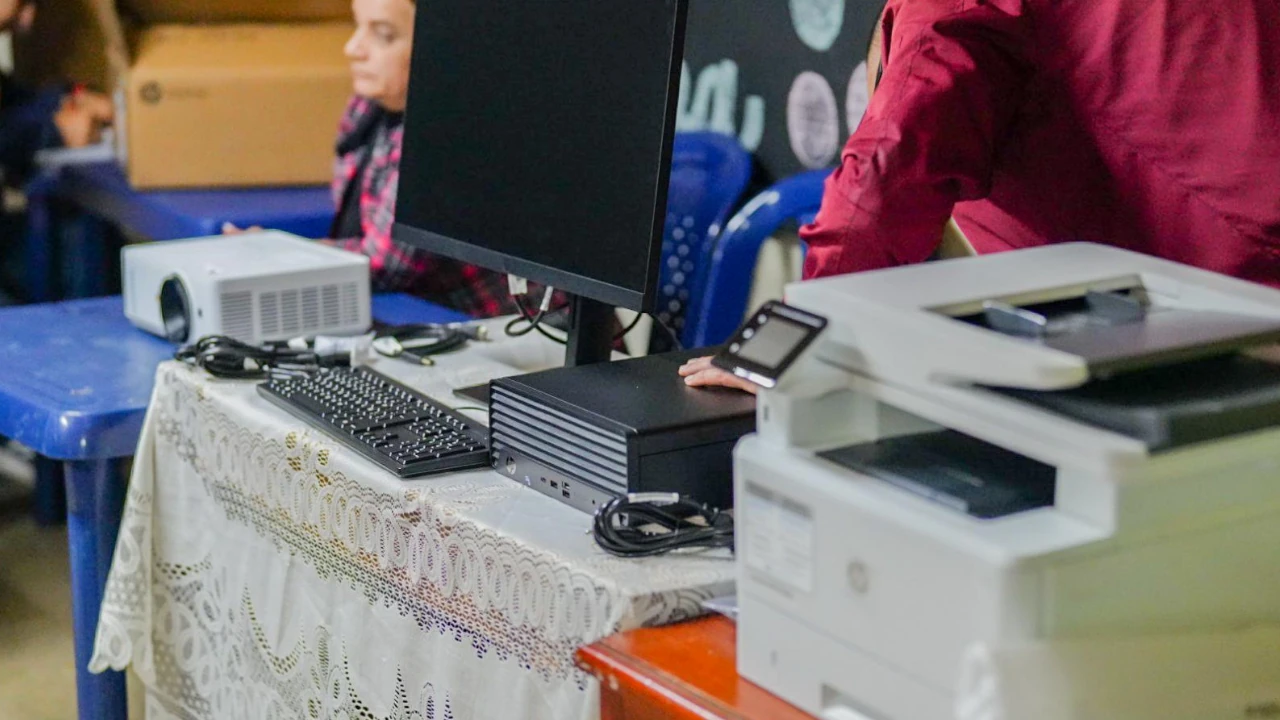 Sonsón impulsa la digitalización de las Juntas de Acción Comunal con nuevos equipos tecnológicos entrega-dotacion-tecnologica-jac-sonson1