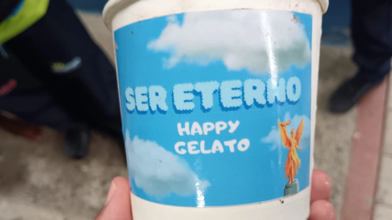 ¡Es falso! Autoridades desmienten rumores sobre intoxicaciones por consumo de yogurt a las afuertas de colegios en Medellín 1 helado