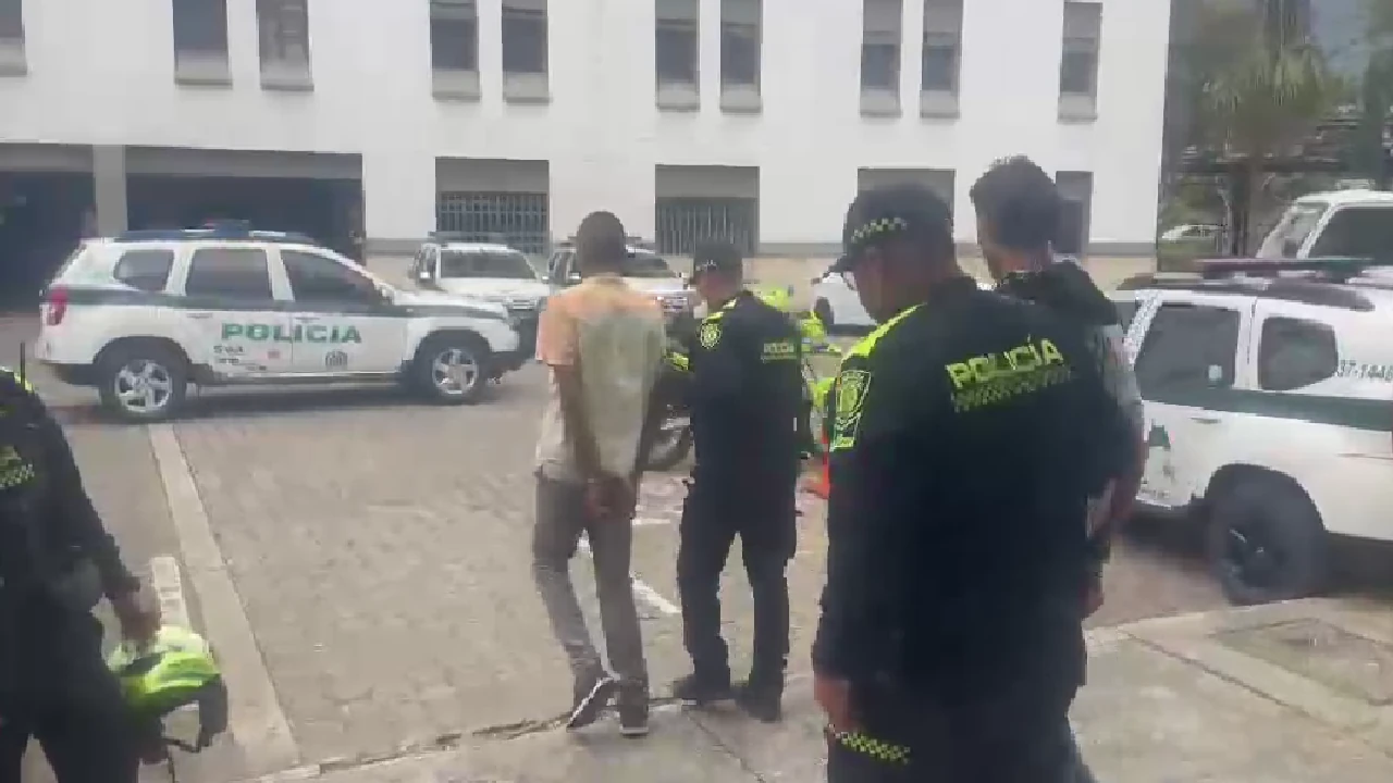 ladrones-taller-motos-autopista-norte-copacabana-capturados1