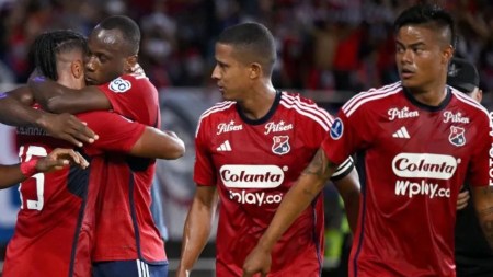 Medellín prepara el partido de decanos del fútbol colombiano Medellín prepara el partido de decanos del fútbol colombiano
