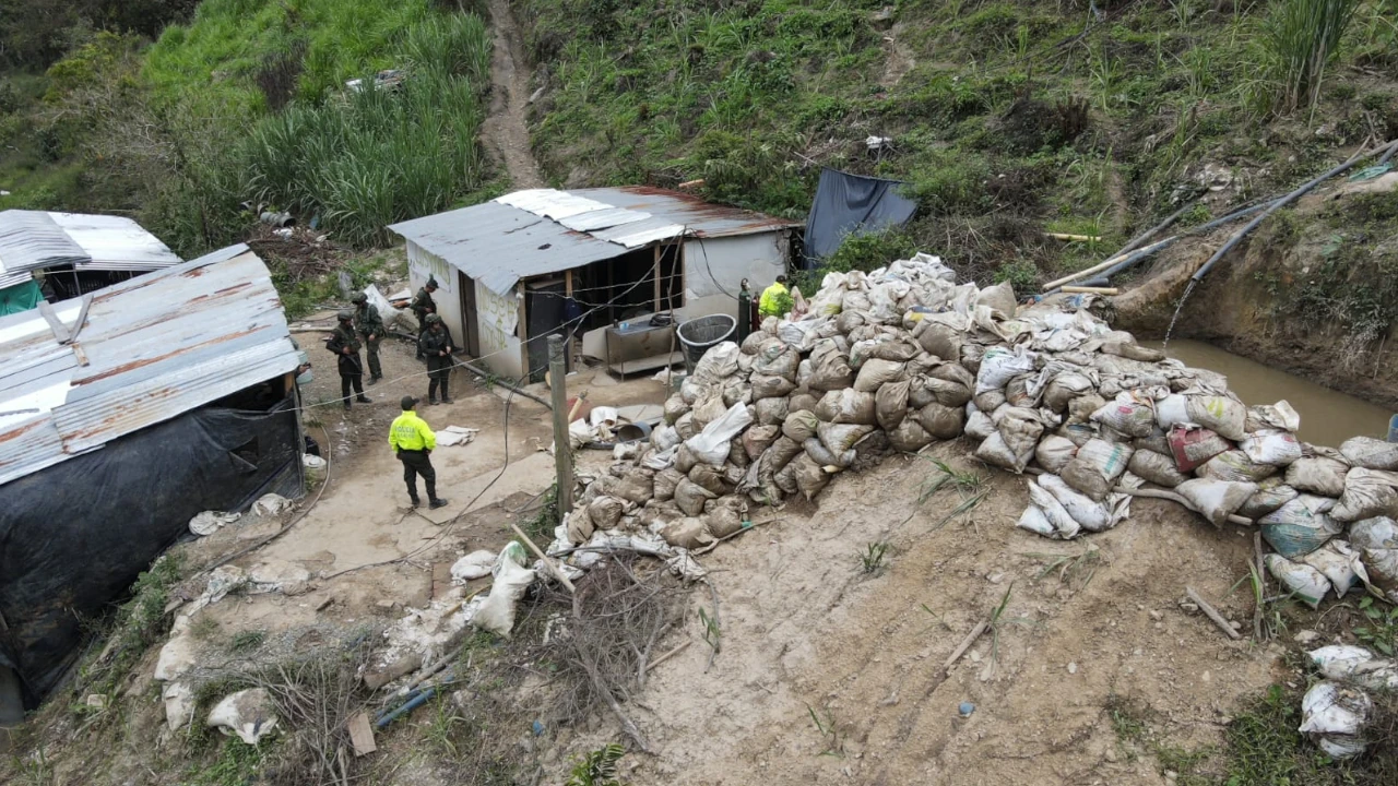 operacion-mineria-ilegal-buritica-afectacion-maquinaria-elementos