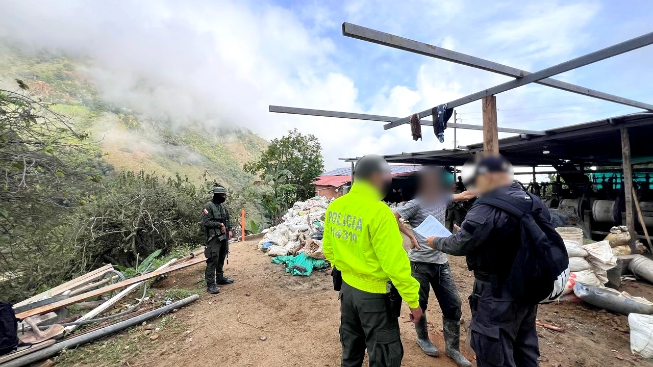 operacion-mineria-ilegal-buritica-afectacion-maquinaria-elementos2