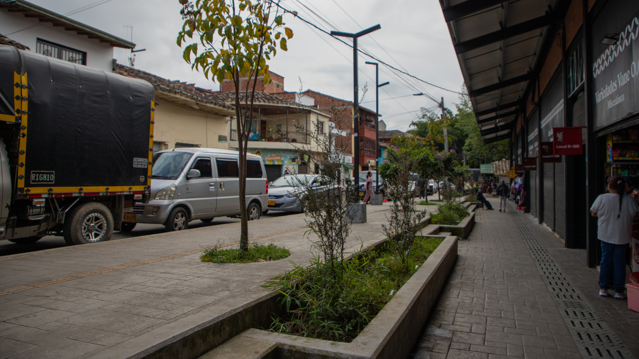 reclusos-carcel-laceja-labores-sociales-parques-municipio2