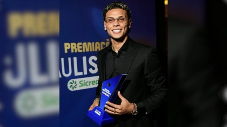 Richard Ríos Cuestionado con la Selección, pero premiado en el Torneo Paulista