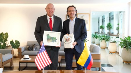 Embajador de los Estados Unidos en Colombia se reunió con el alcalde de Medellín para combatir contra la explotación sexual infantil