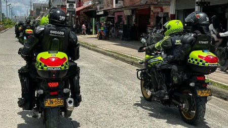Apartadó impone toque de queda a menores tras asesinatos que aumentan la violencia Dispositivo especial de la Policía garantizará orden durante las elecciones atípicas en Apartadó