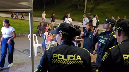 Policía acompaña recorridos de peregrinación hacia Girardota en Semana Santa