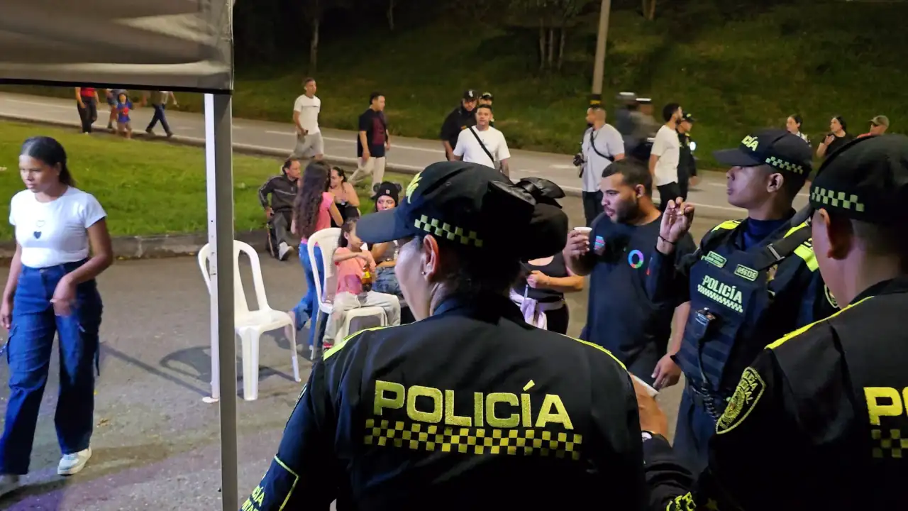 Policía acompaña recorridos de peregrinación hacia Girardota en Semana Santa