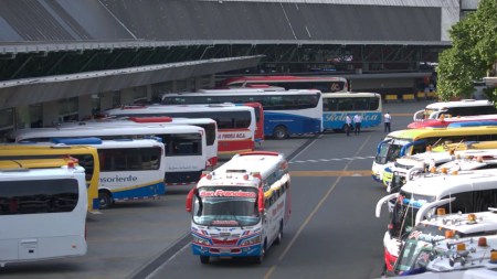 Terminales de Medellín superan los 360 mil viajeros en los primeros días de Semana Santa