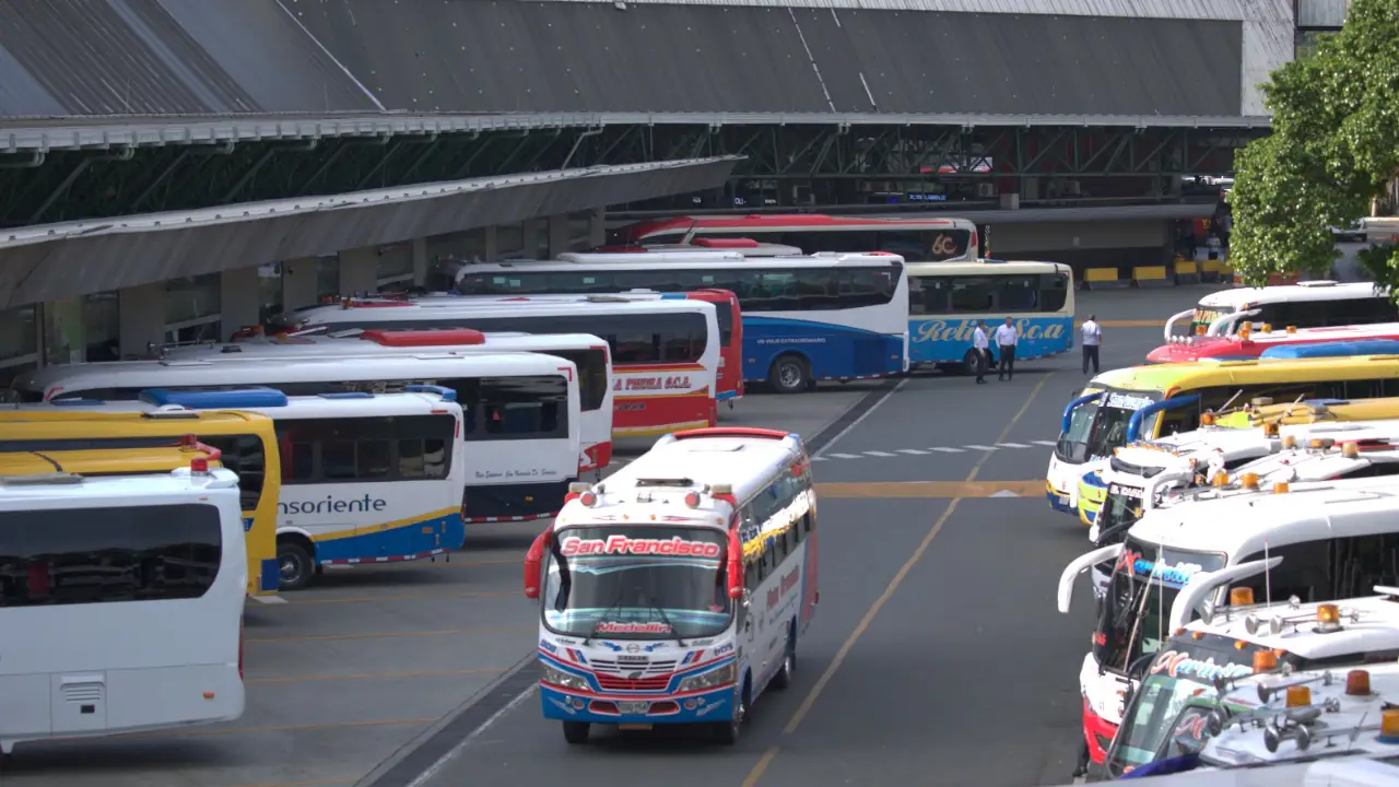 Terminales de Medellín superan los 360 mil viajeros en los primeros días de Semana Santa