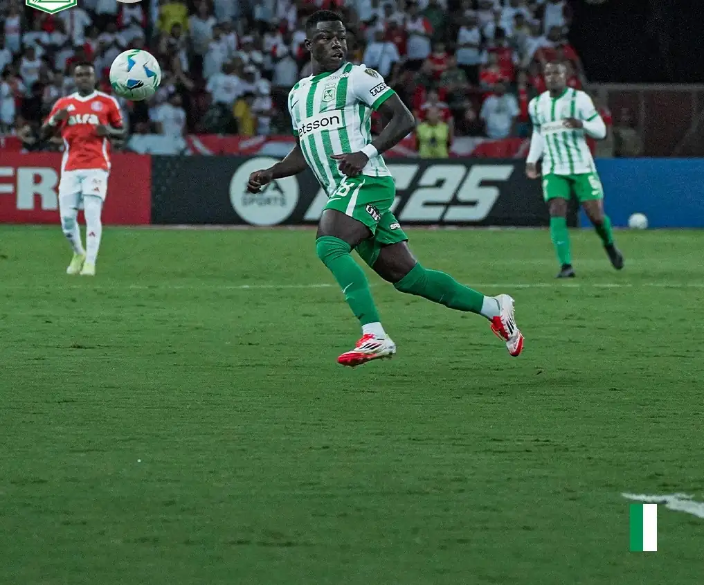 Nacional tropieza en Brasil y cayó 3 - 0 ante un Internacional imparable