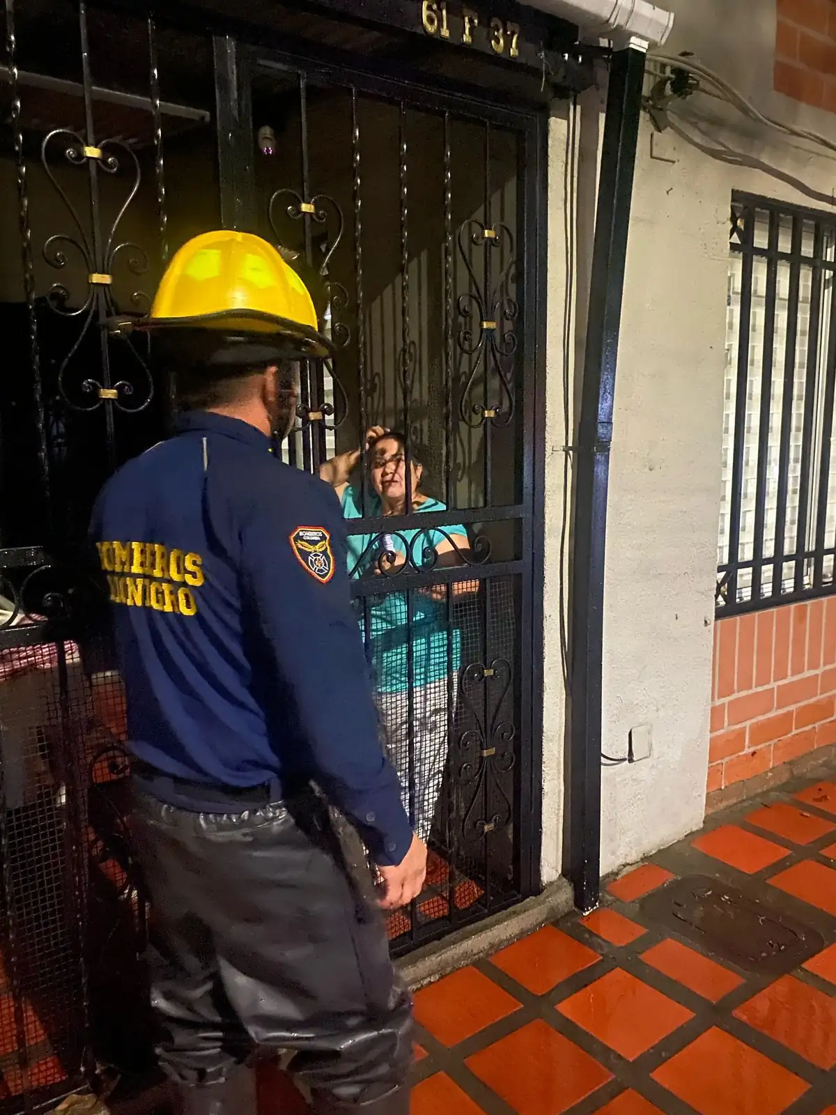 Calles inundadas y viviendas con filtraciones tras intensas lluvias en Rionegro