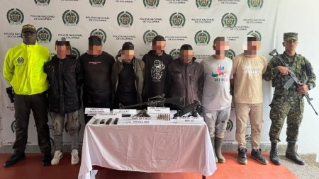 Ejército y Policía capturan a siete presuntos integrantes del “Clan del Golfo” en Urrao Ejército y Policía capturan a siete presuntos integrantes del “Clan del Golfo” en Urrao