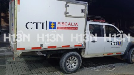 Investigan muerte de hombre baleado mientras manejaba en Medellín