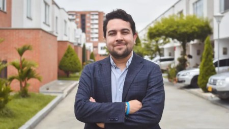 Javier Ricardo Torres es el nuevo Director Administrativo de Comfenalco Antioquia