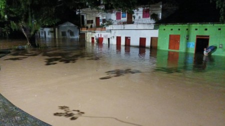 La-Pintada-antioquia-desbordamiento-rio-cauca-fuertes-lluvias